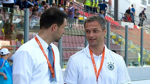 Christian Wück zieht mit der U17 ins Viertelfinale der EM ein.