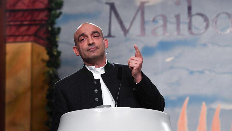 Django Asül als Fastenprediger beim Maibockanstich 2019 im Hofbräuhaus. Django Asül als Fastenprediger beim Maibockanstich 2019 im Hofbräuhaus.