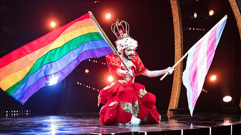Die TV-Show "Queen of Drags" macht einen Ausflug auf die Theater-Bühne