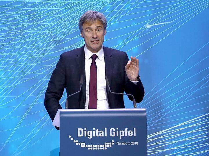 Bitkom-Chef Achim Berg fordert europaweit die gleichen Wettbewerbsbedingungen für alle Netzausrüster an.