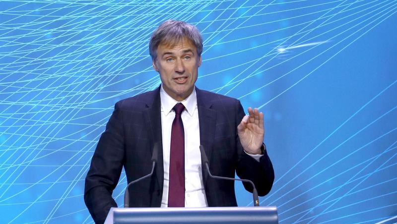 Bitkom-Chef Achim Berg fordert europaweit die gleichen Wettbewerbsbedingungen für alle Netzausrüster an. Bitkom-Chef Achim Berg fordert europaweit die gleichen Wettbewerbsbedingungen für alle Netzausrüster an.
