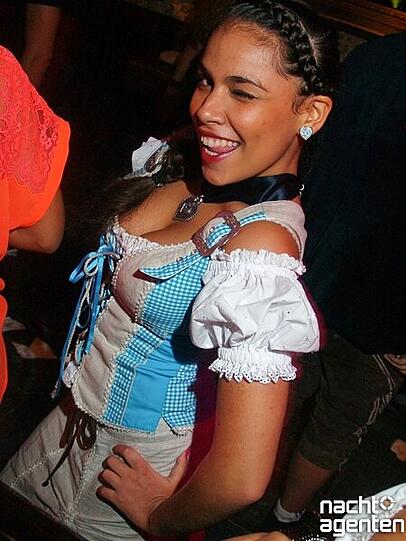 Auch im Crown's Club tummelten sich trotz fehlendem Wiesn-Motto jede Menge Trachtenträger. Mehr Bilder unter: www.nachtagenten.de.