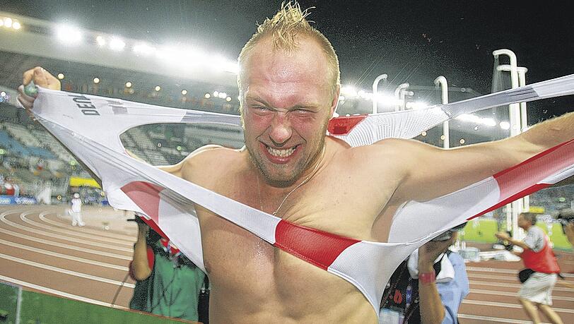 Wenn’s ihn überkommt, dann zerreisst er beim Jubeln schon mal das Trikot: Diskus-Ass Robert Harting, der Hulk Hogan der Leichtathletik. Wenn’s ihn überkommt, dann zerreisst er beim Jubeln schon mal das Trikot: Diskus-Ass Robert Harting, der Hulk Hogan der Leichtathletik.