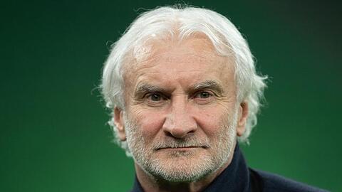 Rudi Völler, Geschäftsführer Sport von Bayer 04 Leverkusen, blickt in die Runde. Foto: Marius Becker/Archiv