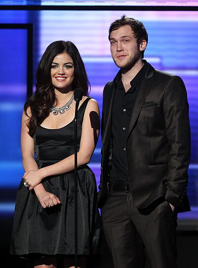 Lucy Hale und Phillip Phillips kündigen Carly Rae Jepsen an