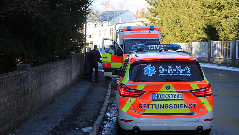 Zwei Kinder und der Vater der Familie wurden verletzt.