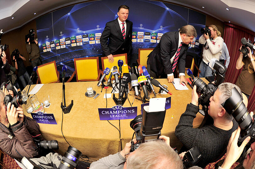 Die Bayern sind in Mailand angekommen - und haben gleich die erste Pressekonferenz hinter sich. Die Bilder