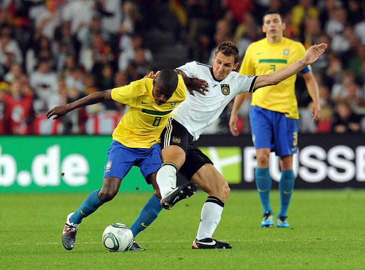 MIROSLAV KLOSE: Neu seine Joker-Rolle im DFB-Trikot. Eifrig, viel Einsatz: NOTE 3
