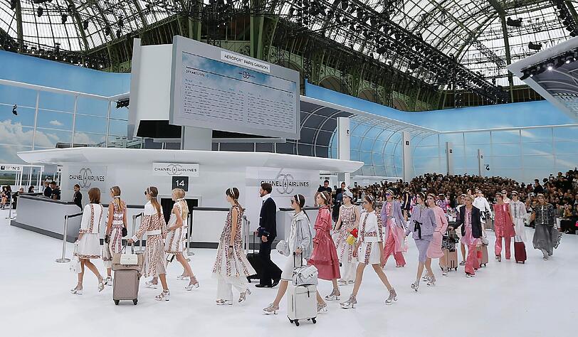Chanel präsentiert seine neueste Kollektion in Paris