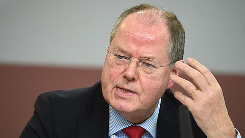 Peer Steinbrück zieht sich aus dem Bundestag zurück.