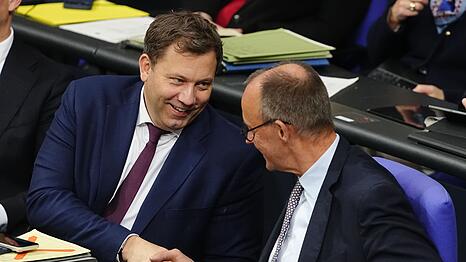 Die Diskussion um die Rente sorgte für Spannungen zwischen Union und SPD - jetzt ist das Rentenpaket durch den Bundestag.