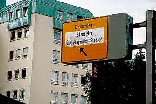 Wo bitte geht's zur Trolli ARENA? Ganz einfach - immer der Beschilderung "Playmobil-stadion" folgen.