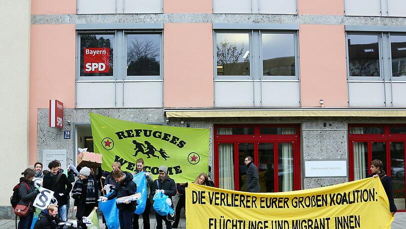 Der Protest vor der SPD-Zentrale. Der Protest vor der SPD-Zentrale.