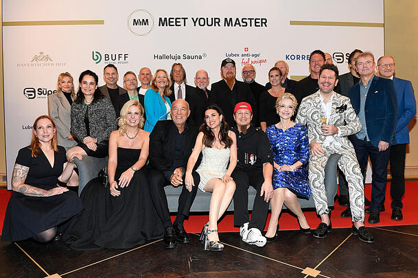Gute Stimmung beim
Premieren-Abend des Live-Events von "Meet Your Master" Gute Stimmung beim
Premieren-Abend des Live-Events von "Meet Your Master"