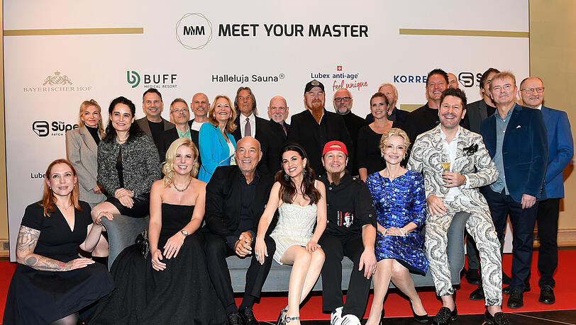 Gute Stimmung beim
Premieren-Abend des Live-Events von "Meet Your Master" Gute Stimmung beim
Premieren-Abend des Live-Events von "Meet Your Master"