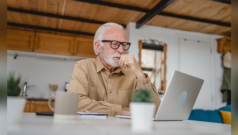 Ältere Beschäftigte sollen mit der geplanten Aktivrente motiviert werden, länger im Beruf zu bleiben.