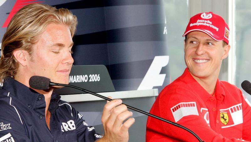 Teamkollegen und Konkurrenten: Die Silberpfeilpiloten Nico Rosberg (l.) und Michael Schumacher. Teamkollegen und Konkurrenten: Die Silberpfeilpiloten Nico Rosberg (l.) und Michael Schumacher.