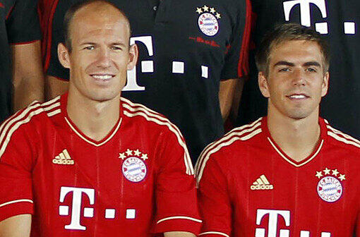 Das neue Team-Foto des FC Bayern: Wer lächelt am schönsten? Entscheiden Sie selbst - die Bilder