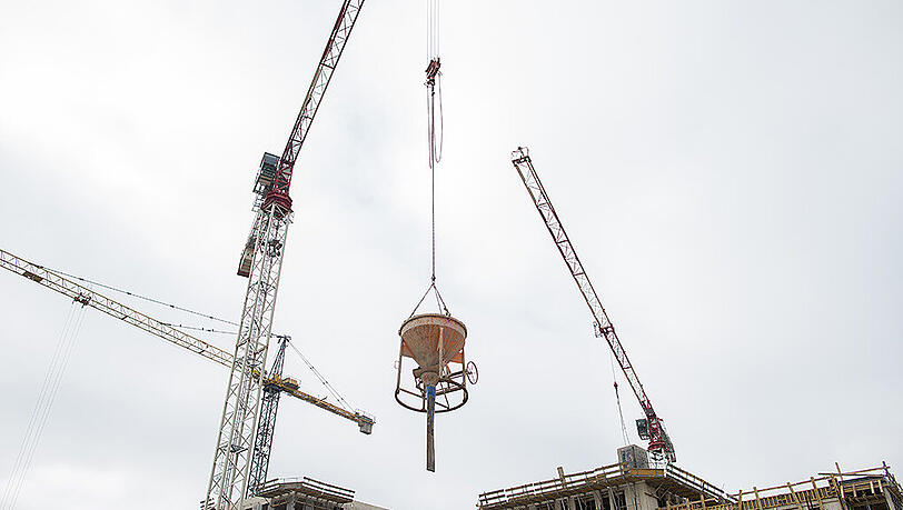 Von Baukrähnen gibt es in München zu wenig: Es wird nicht genug gebaut. Von Baukrähnen gibt es in München zu wenig: Es wird nicht genug gebaut.
