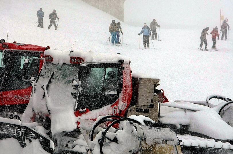 Schnee-Spaß am Wochenende auf der Zugspitze: Inzwischen liegt rund ein Meter Schnee.