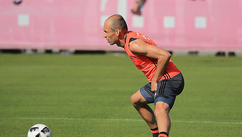 Gut dehnen: Arjen Robben beim Training am vergangenen Mittwoch. Gut dehnen: Arjen Robben beim Training am vergangenen Mittwoch.