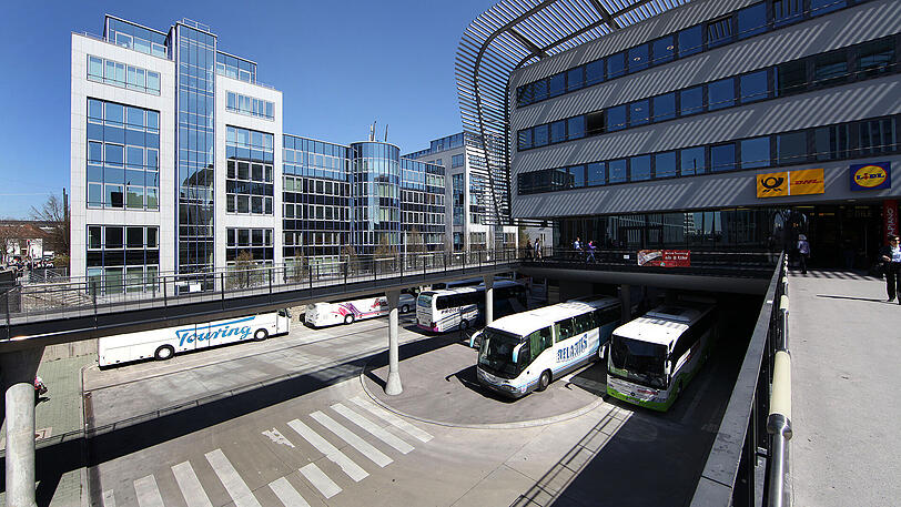 50 000 Busse fahren von der Hackerbrücke jedes Jahr ab.