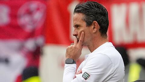 Muss beim FCK gehen: Dirk Schuster.