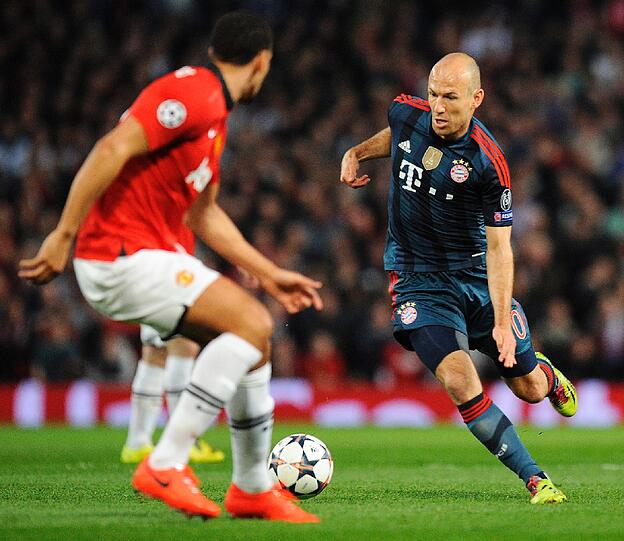 Arjen Robben spielt gegen ManU im rechten Mittelfeld.