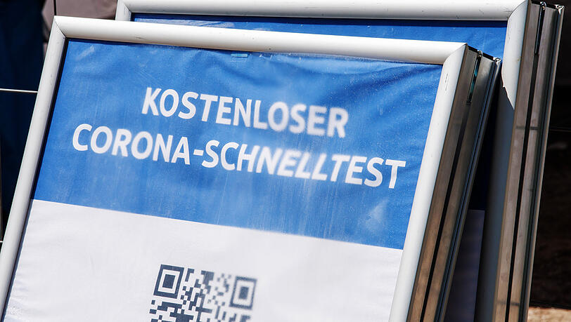 Die Stadt schließt mehrere Schnelltest-Stationen. (Symbolbild)