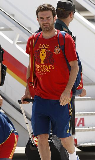 Der Europameister ist zurück in der Heimat - die besten Bilder der Ankunft von Casillas, Iniesta und Co. in Madrid.