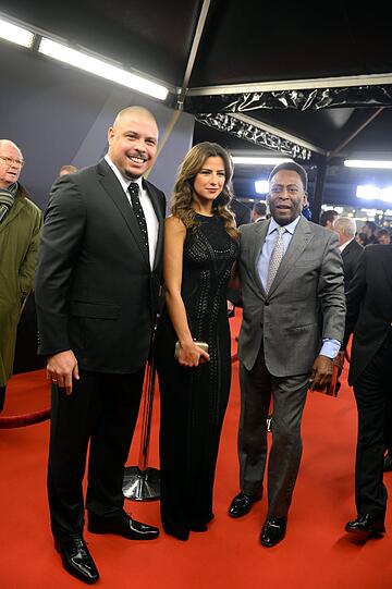 Brasilianische Delegation mit  Ronaldo, Partnerin Maria Beatriz Antony und Fußballlegende Pele