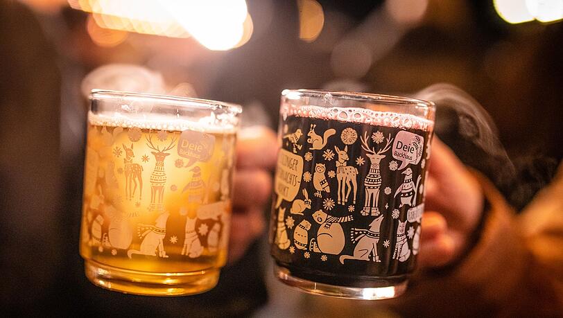 Auf Weihnachtsmärkten wird zwar viel Glühwein getrunken. Gegen die Kälte sind alkoholfreie Getränke jedoch besser geeignet. (Symbolbild)