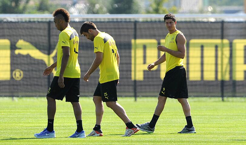 Lewandowski ist zurück im Dortmund Training. Am Sonntag hat der polnische Stürmer die Vorbereitung auf die neue Saison begonnen.