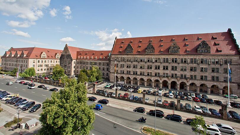 Das Landgericht Nürnberg, an dem die Klage gegen den Bruder anhängig ist.
