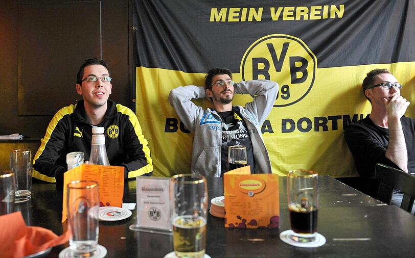 ... wird die Kneipe zum Wohnzimmer eines BVB-Fanclubs.