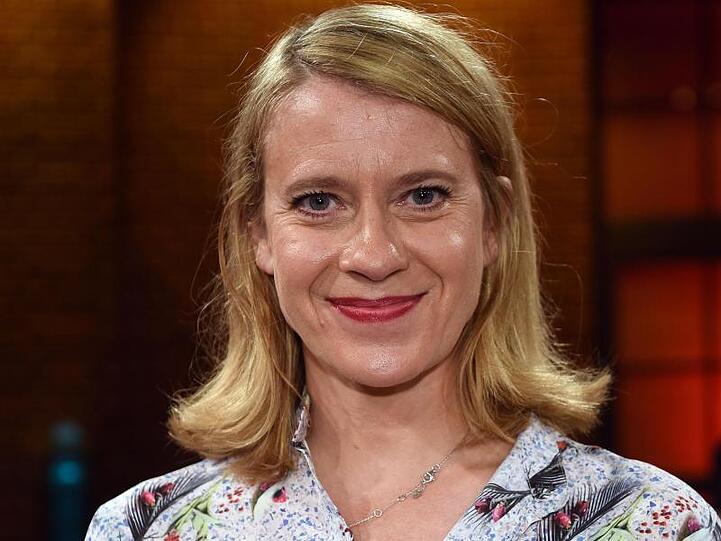 Schauspielerin Caroline Peters brillierte in Simon Stones "Hotel Strindberg".