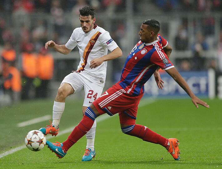 Jérôme Boateng - NOTE 2 - Bildete gemeinsam mit Benatia eine nicht zu durchdringende Abwehrwand in der Zentrale. Sicher im Spielaufbau. Bestätigte seine herausragende Form der letzten Wochen.