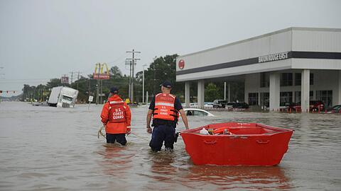 Überflutete Straßen in Baton Rouge im US-Bundesstaat Louisiana. Foto: Brandon Giles/US Coast Guard