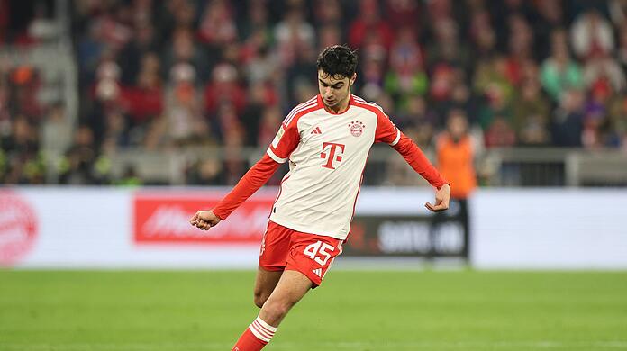 Alexandar Pavlovic zeigte beim 3:0-Sieg gegen den VfB Stuttgart, dass er ein feines Füßchen hat.