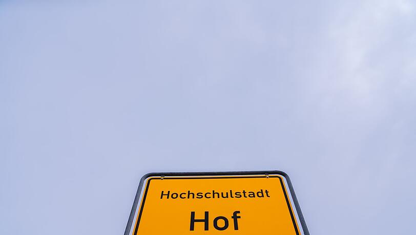 Die Regierung von Oberfranken hat den Haushalt der Stadt Hof wegen zu hoher Schulden abgelehnt. (Archivbild) Die Regierung von Oberfranken hat den Haushalt der Stadt Hof wegen zu hoher Schulden abgelehnt. (Archivbild)