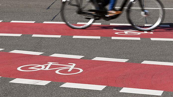 Radfahren soll künftig angenehmer werden. Deshalb plant die Stadt für München und seine Umgebung insgesamt sechs Radschnellwege. (Symbolbild)