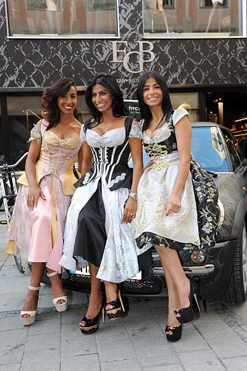 Noura El Massaoudi (EGB) mit Models