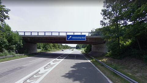 An der Brücke über die A995 werden aller Voraussicht nach ab Dienstag Instandhaltungsarbeiten durchgeführt. (Archivbild)