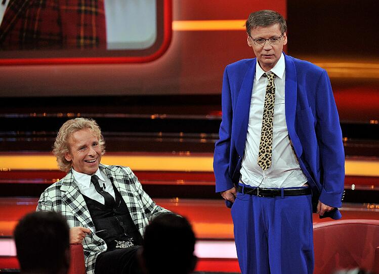 Der Anzug passt nicht: Günter Jauch machte am Sonntagabend allen Spekulationen ein Ende und sagte die mögliche Gottschalk-Nachfolge als "Wetten, dass...?"-Moderator ab.