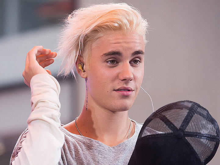 Blondschopf Justin Bieber hat die Haare schön