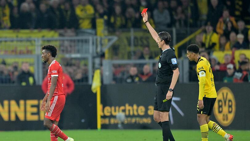 Schiri Aytekin zeigt Coman Gelb-Rot.