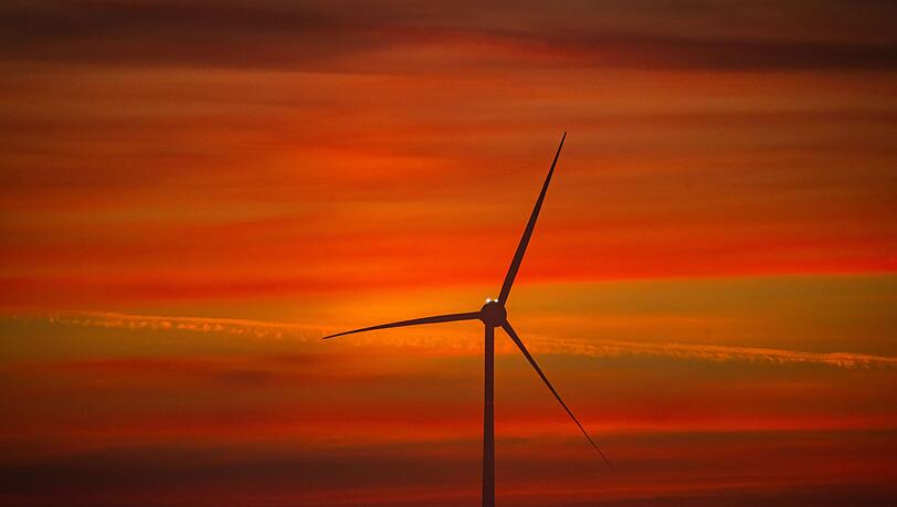 Die Staatsregierung forciert mittlerweile den Ausbau der Windenergie, doch der bayerischen Wirtschaft geht es nach wie vor nicht schnell genug. (Symbolbild)