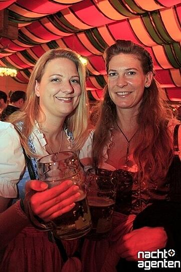 Dirndl, Lederhosen und viel Spaß: Die Party "Tracht und Pracht" am Samstag im Hippodrom auf der Theresienwiese. Mehr Bilder unter: www.nachtagenten.de.