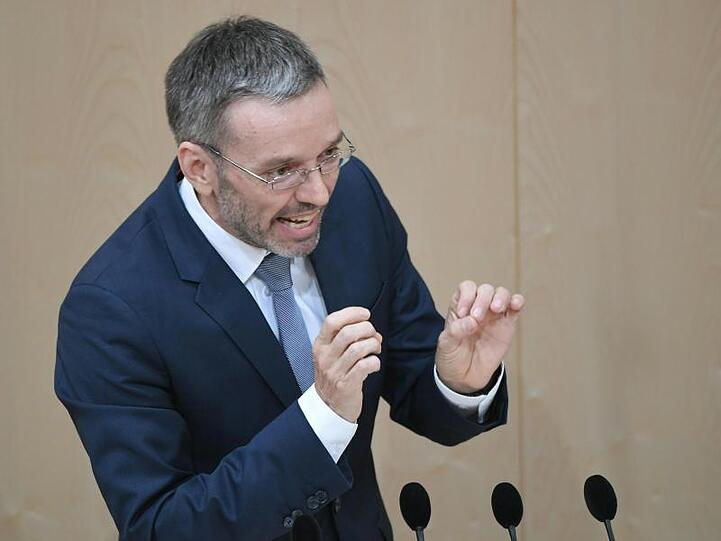 Der entlassene Innenminister Herbert Kickl warf Kurz vor, eher seine Macht als das Wohl der Bevölkerung im Auge zu haben.