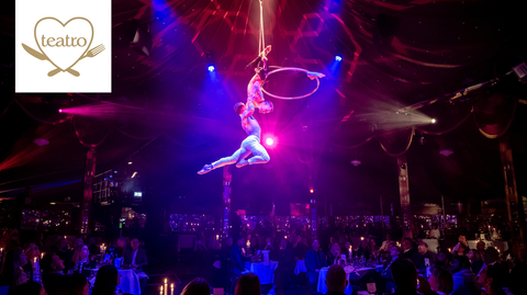 Im Spiegelzelt begeistern zwei Artisten das Publikum mit einer spektakul&auml;ren Auff&uuml;hrung in der Luft, bei der Kraft und Eleganz gefragt sind.